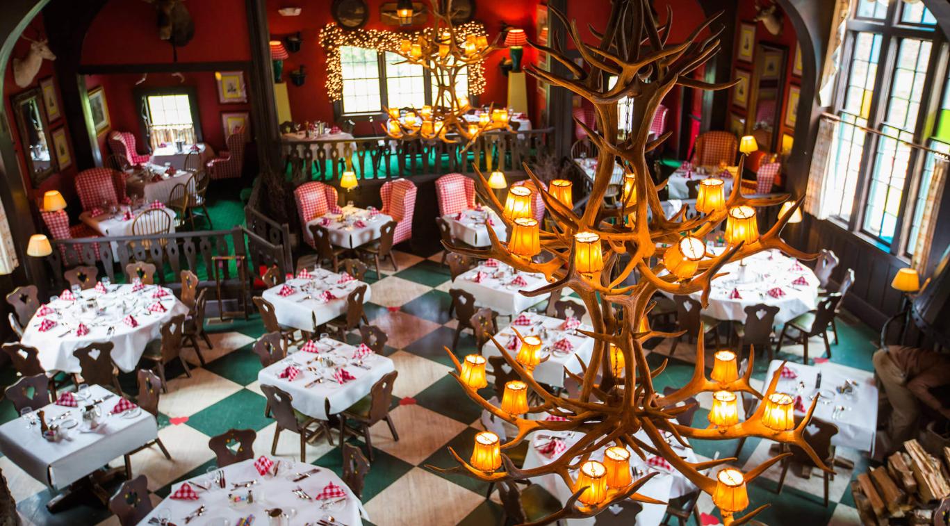Closing Day for Woods Restaurant
