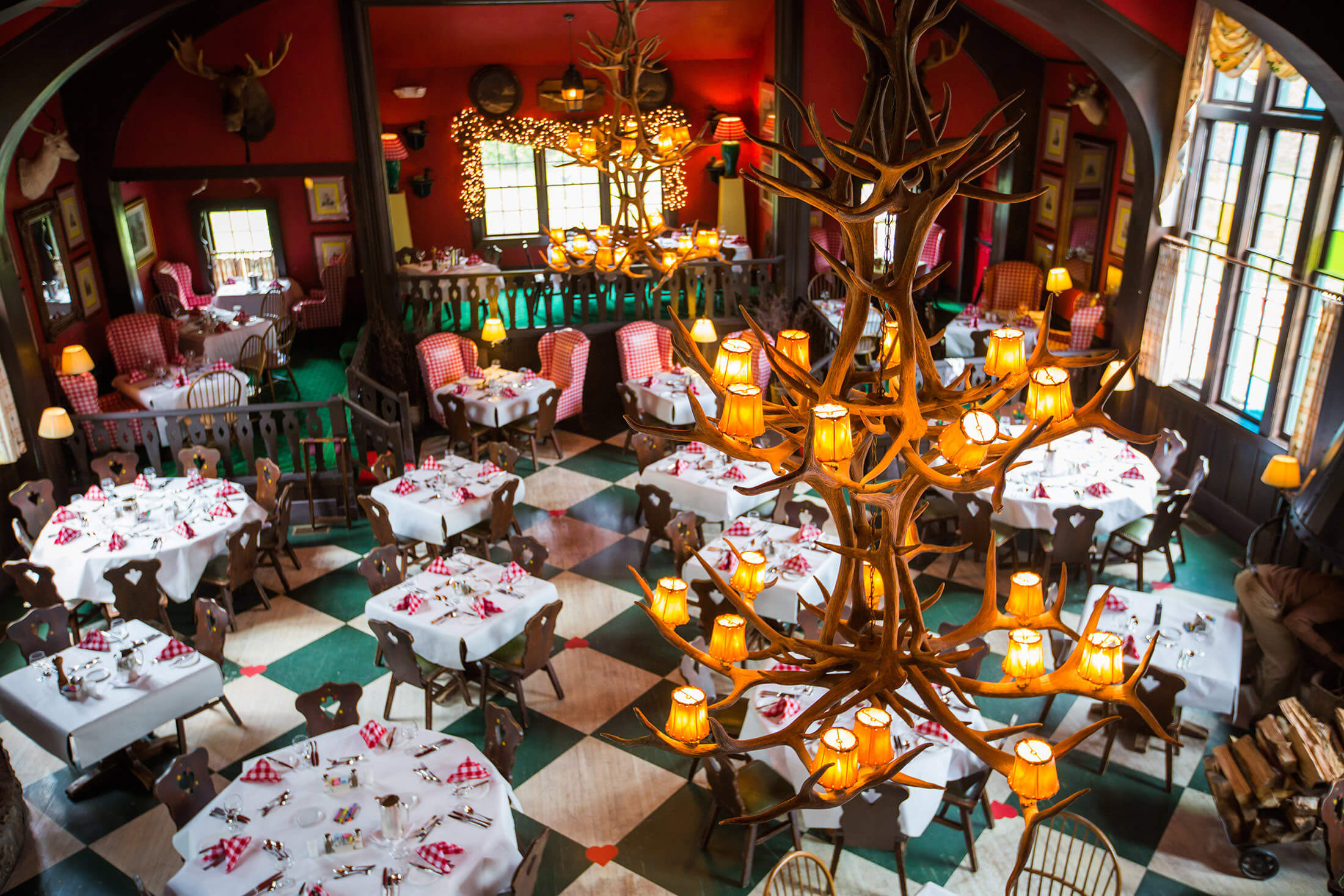 Closing Day for Woods Restaurant