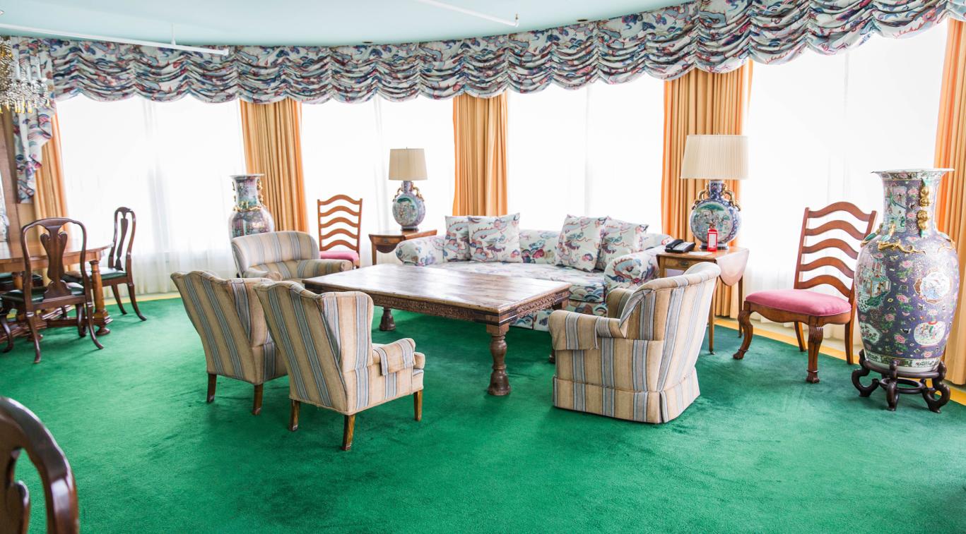 Two-Bedroom Suites - Williams Suite Parlor