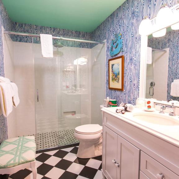 A large bathroom
