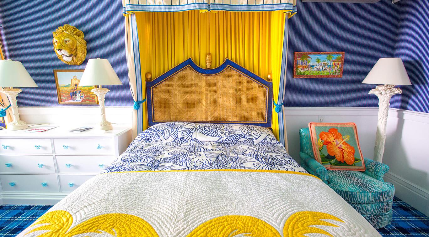 A bed in the bedroom in Cupola Suite