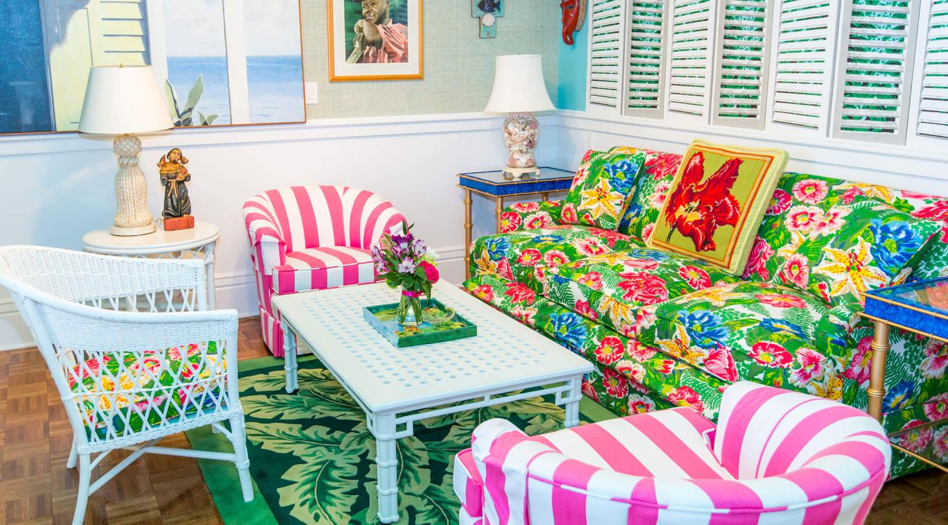 A colorful sitting room in Cupola Suite