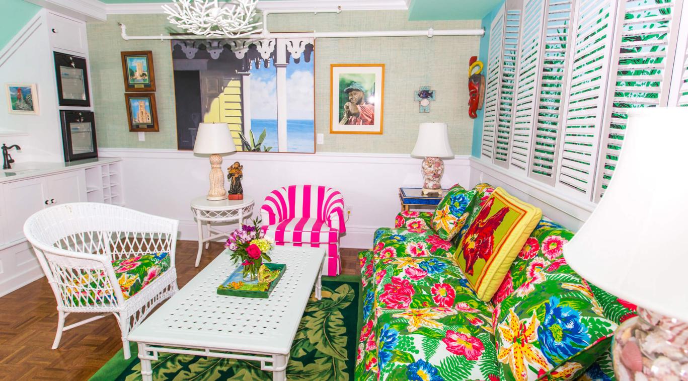 A colorful sitting room in Cupola Suite