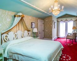 King Named Room with Balcony - Betty Ford Suite