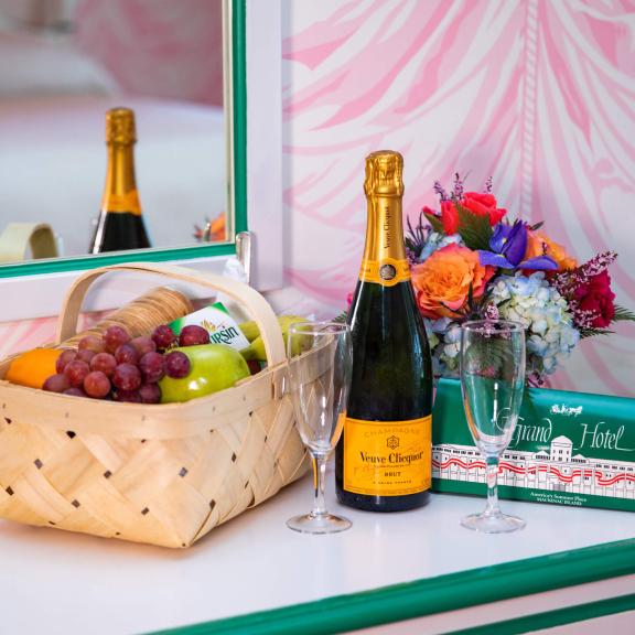 Veuve Cliquot touch of Romance