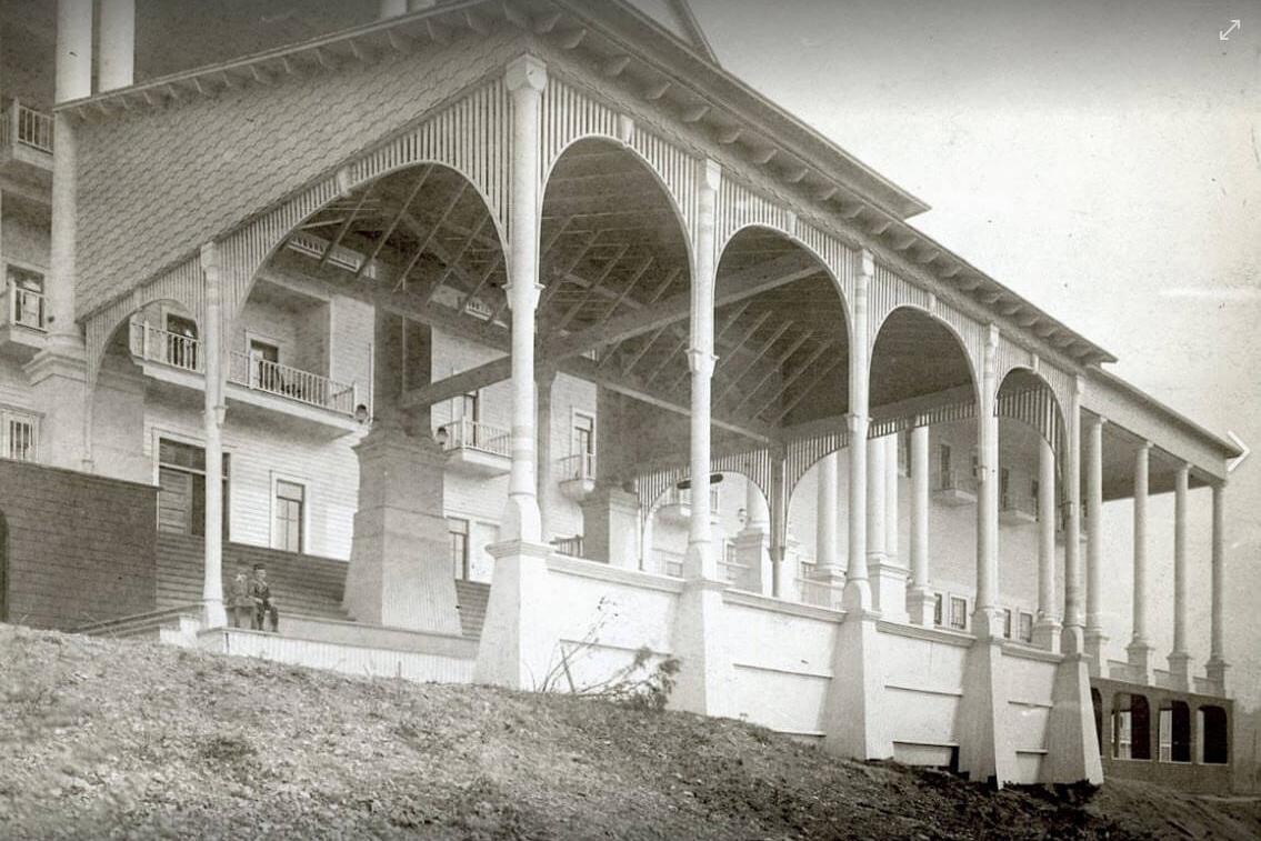 An old black and white photo of the Grand Hotel