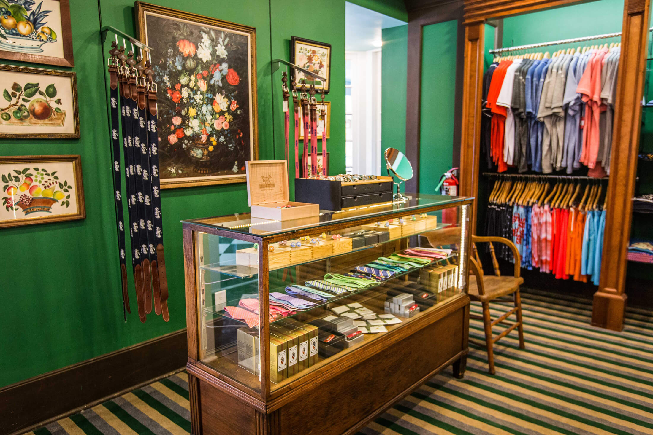 Cagney's & The Colony Shop