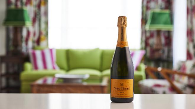 bottle of veuve