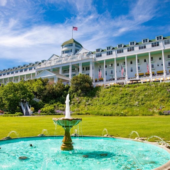 GRAND HOTEL EXTERIOR